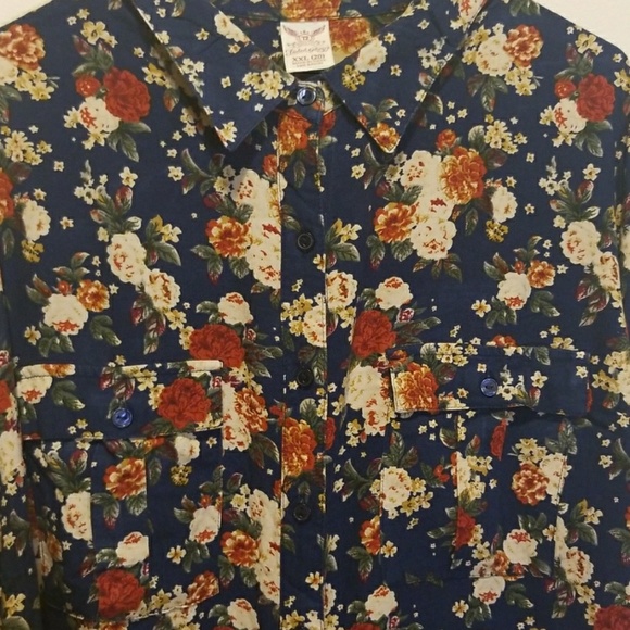 Button down - Picture 2 of 3